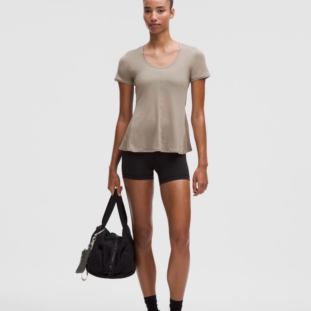 lululemon athletica Lightweight Flowy Hem Short Sleeve NWT